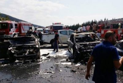 Feci kazada araçlar küle döndü!