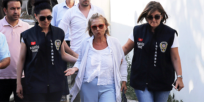Nazlı Ilıcak’ın da aralarında olduğu 17 gazeteci tutuklandı
