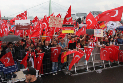 Avrupalı Türkler Köln’de demokrasi mitingi için buluştu