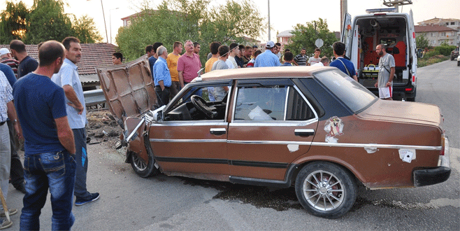 Kontrolü kaybeden araç bariyere çarparak durabildi