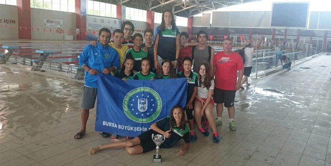 Büyükşehir kupaya doymuyor