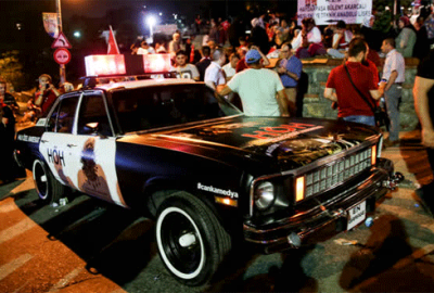 ‘Halk Özel Harekat’ demokrasi nöbetlerinde