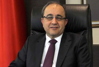 Rektör makamında gözaltına alındı