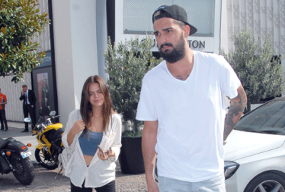 Sevgilisini bıraktı annesine koştu