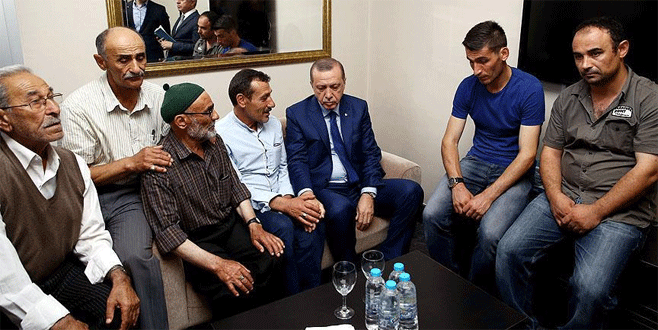 Cumhurbaşkanı Erdoğan’dan şehit ailesine taziye ziyareti