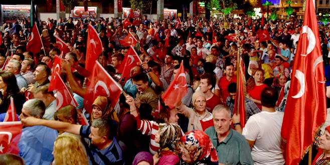 Demokrasi için tek yürek
