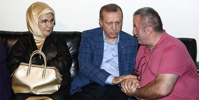 Cumhurbaşkanı Erdoğan’dan şehit ailesine taziye ziyareti