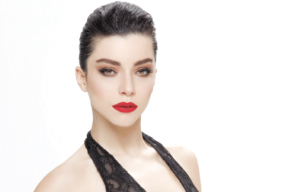 Merve’den romantik kutlama