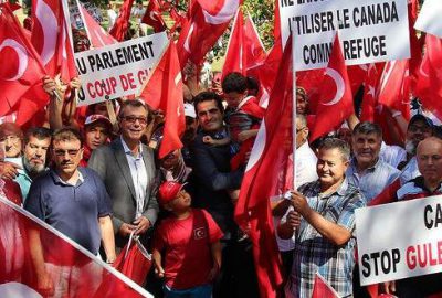 Kanada’da binlerce kişi FETÖ’yü protesto etti