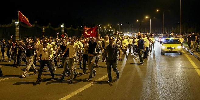 SETA darbe girişiminin toplumsal algısını araştırdı