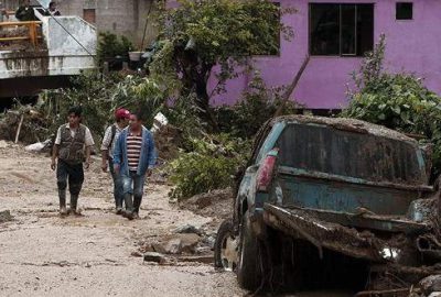 Meksika tropikal fırtınanın etkisi altında