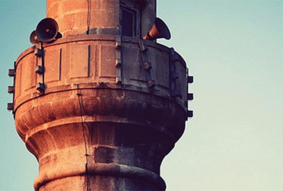 Ezan erken okununca darbe girişimi sandılar