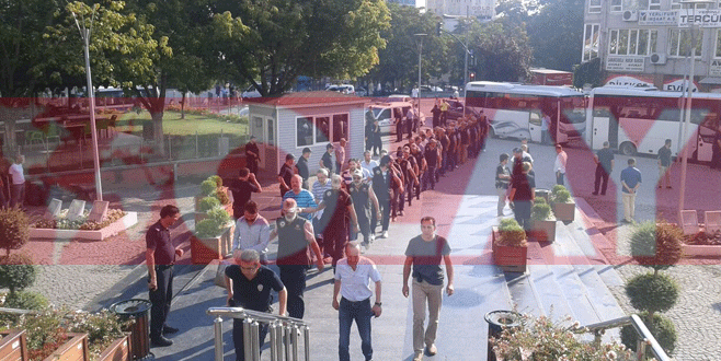 Eski il Emniyet Müdürü Kahya ile 25 kişi adliyede