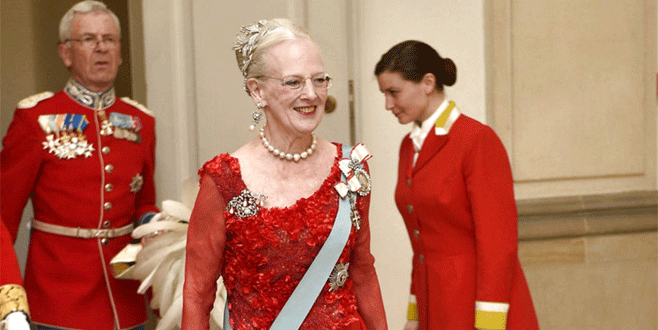 Kraliçe ziyaretini iptal etti