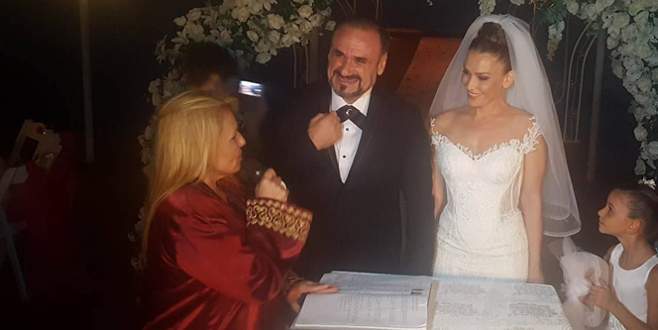 Ünlü tenor Hakan Aysev evlendi