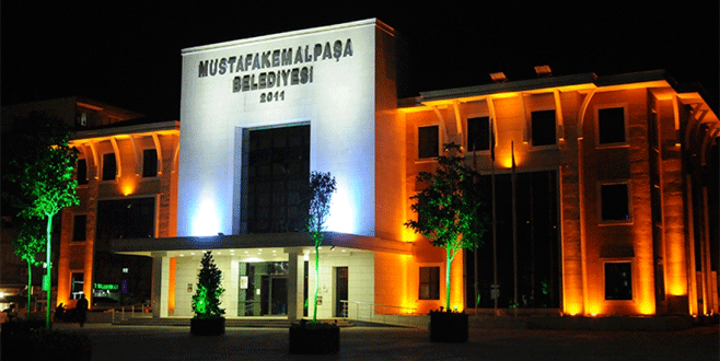 Mustafakemalpaşa Belediyesi’nde 12 kişi görevden alındı