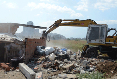 Kaçak hayvan satış yerleri yıkıldı