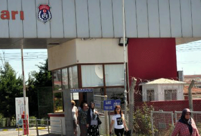 Mahkumlar tahliye olmaya başladı