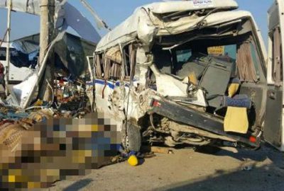 Korkunç kaza! TIR minibüsü biçti: 2 ölü, 9 yaralı