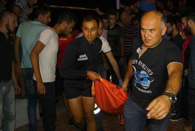 Gözlüğünü bulmak için girdiği denizde boğuldu