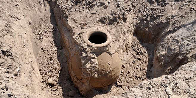 Bursa’da tarladan bin 500 yıllık tarihî küp çıktı