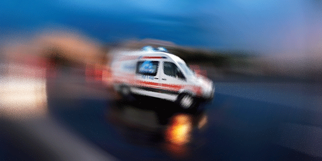 Bursa’da kurbanlık yüklü TIR devrildi