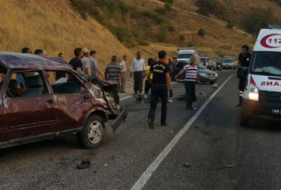 Otomobil devrildi: 2 ölü, 3 yaralı