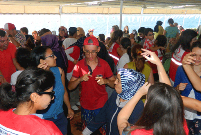 Spastik çocuklar körfez turuyla eğlendi