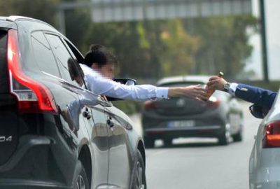 İki otomobilde ‘bira alışverişi’