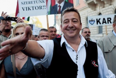 Irkçı gazeteciye devlet nişanı