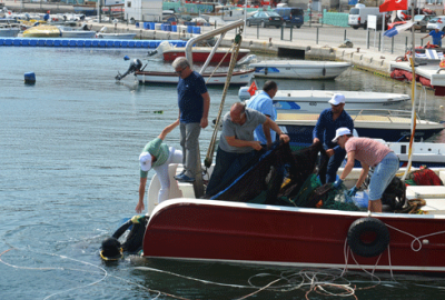 Körfez terk edilmiş av araçlarından temizlendi