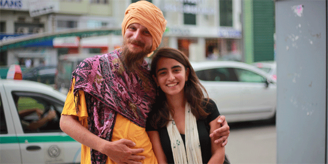 Otostopla dünyayı geziyorlar