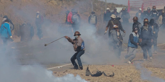 Madenciler bakan yardımcısını öldürdü