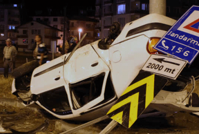 Şehit cenazesine giden aile kaza yaptı