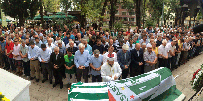 Bursaspor’un efsane oyuncusu son yolculuğuna uğurlandı