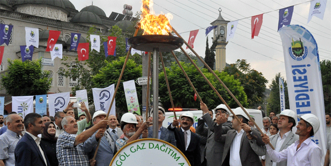 Cerrah’ta doğalgaz ateşi yandı Cerrah’ta doğalgaz ateşi yandı