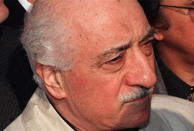 Gülen’den örgüt üyelerine medyayı izleme yasağı