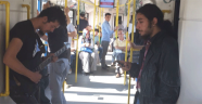 Bursa metrosunda canlı müzik keyfi
