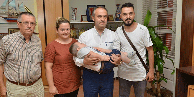 Kosovalı Anik bebeğe Bursa’dan yardım eli