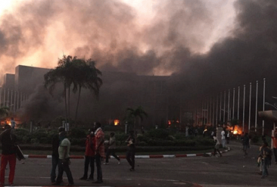 Seçim açıklandı, parlamento yakıldı!