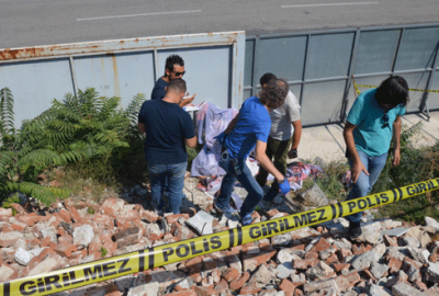 Bursa’da moloz yığınlarının arasında ceset bulundu
