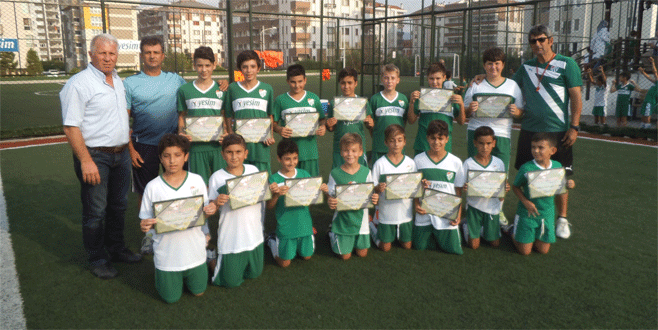 Sertifikaları alıp tatile çıktılar