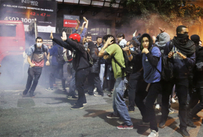 Polisten sert müdahale