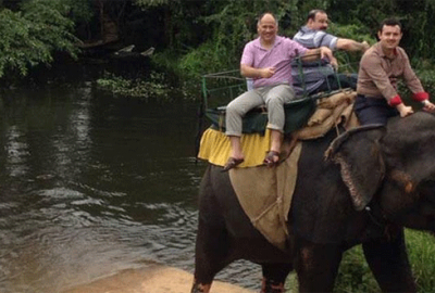 Kurban parasıyla dünya turu