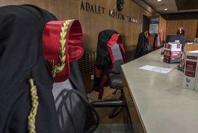 10 hakim ve savcıya gözaltı kararı