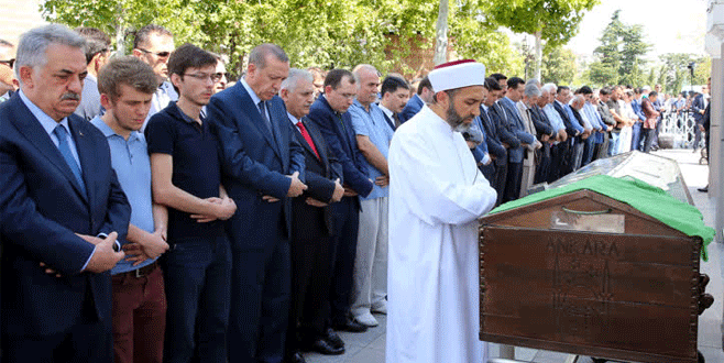 Taciser İçyer son yolculuğuna uğurlandı