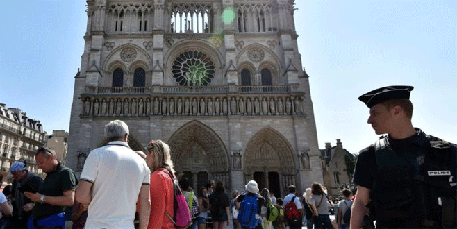 Paris’te terör alarmı