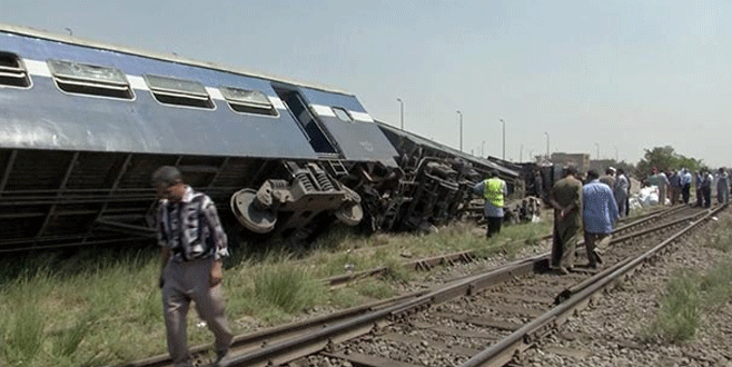 Tren kazası: 5 ölü 27 yaralı