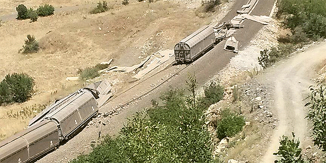 PKK’dan yük trenine bombalı saldırı