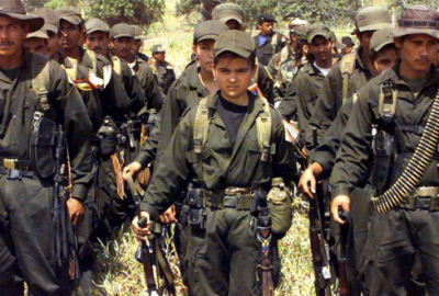 FARC çocuk askerleri teslim etti